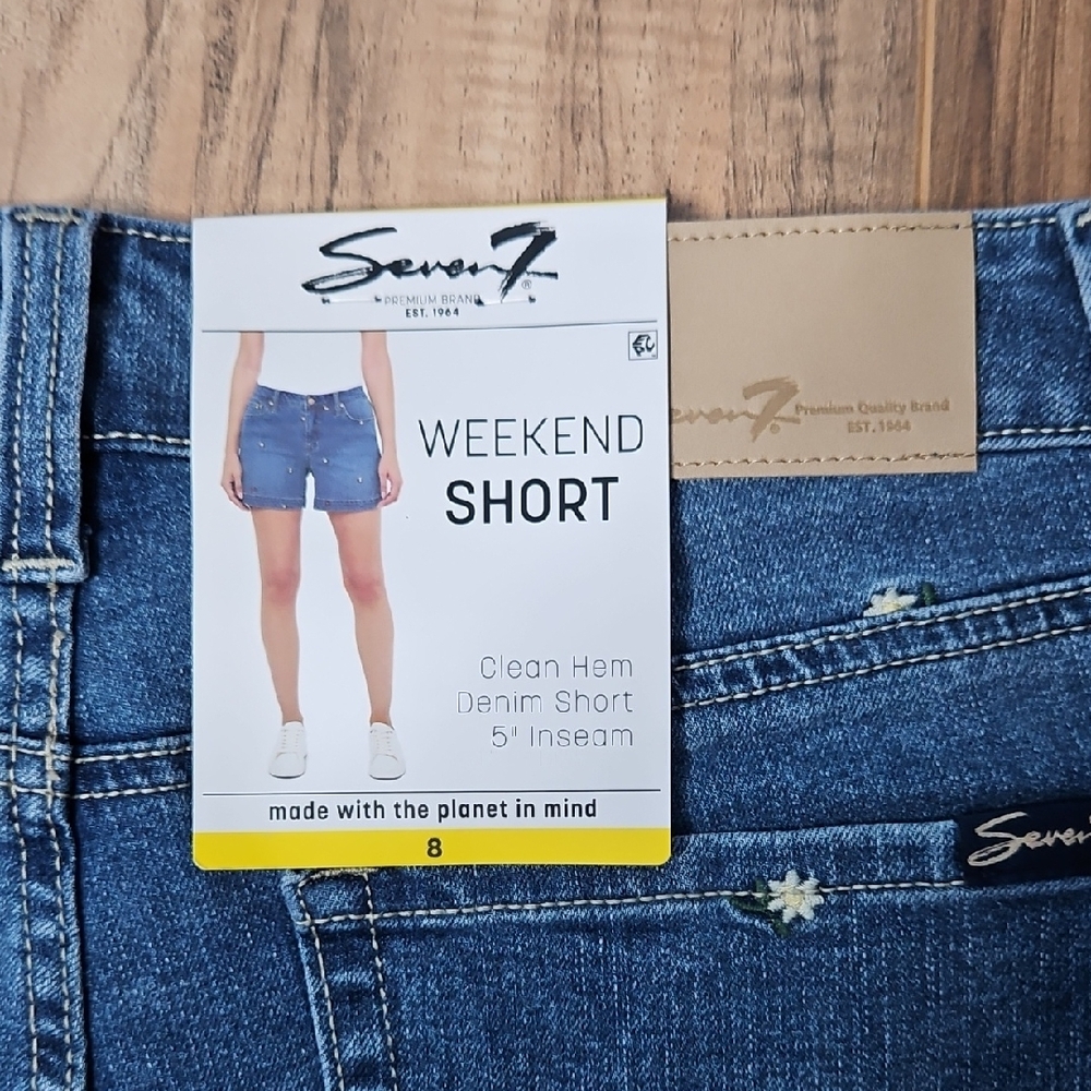Seven7 Women's Weekend Floral Embroidered Blue Jean Shorts 8 NWT - Picture 3 of 9